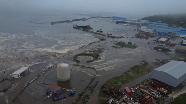 Ruskou Kamatku zashly po silnm zemtesen vlny tsunami. (30. ervence 2025)