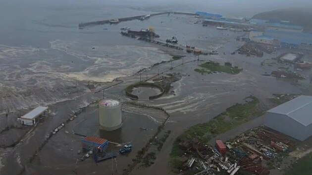 N�sledky tsunami, kter� zas�hla pob�e�n� oblast Severo-Kurilsk na ostrov� Paramushir v Kurilsk�ch ostrovech v Rusku ve st�edu 30. �ervence 2025. (30. �ervence 2025)