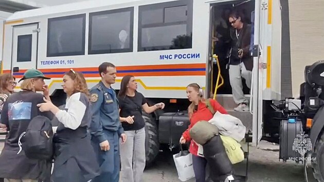 Siln� zem�t�esen� zas�hlo pob�e�� poloostrova Kam�atka v Rusku. Obyvatel� se museli evakuovat. (30. �ervence 2025)