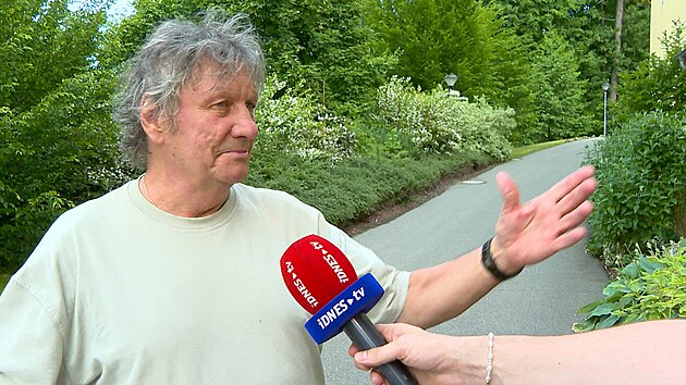 Standa Hloek oteven o zdrav i podrazu se Slunce, seno: Rychle strnu, k