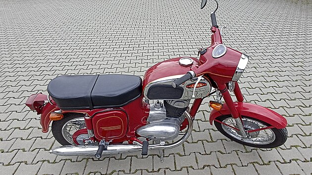 Jedna z motorek, kterou ukradla skupina zlodj zamujcch se pedevm na historick stroje.
