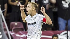 Slavící plzeský kapitán Matj Vydra poté, co gólem otoil zápas se Servette.