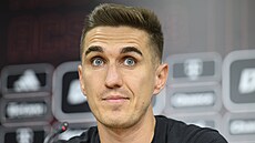 Rumunský k�ídelník Bogdan Vatajelu na tiskové konferenci Aktobe p�ed odvetným...