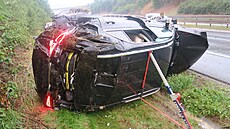 Pi nehod na D5 u Cekova na Rokycansku se lehce zranili ti lidé. idi dostal...