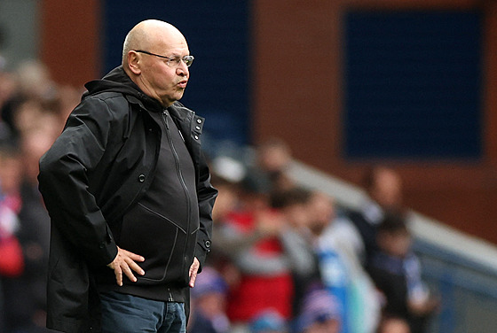 Trenér Plzn Miroslav Koubek bhem zápasu proti Rangers