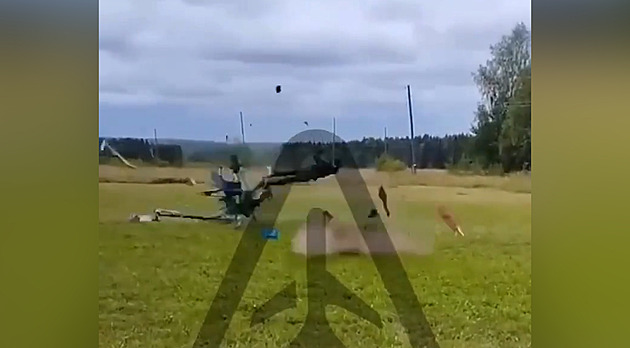VIDEO: Vyrobil si svou smrt. Pod ruským penzistou se roztrhl vlastnoruční vrtulník