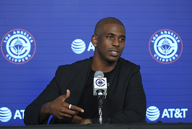 Paul míří do Toronta, jenže pouze na papíře. Je součástí úklidu a úspor