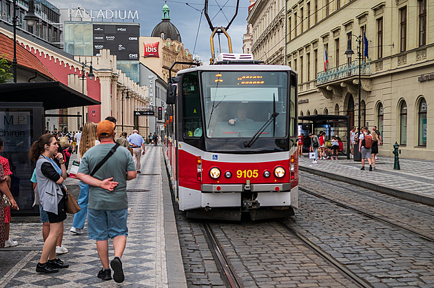 Stále víc Čechů volí hromadnou dopravu. MHD, autobus či vlak využívají dva ze tří