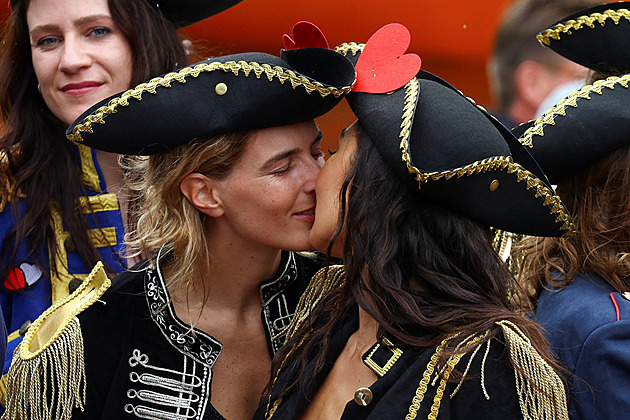 OBRAZEM: Místo pochodu flotila. LGBTQ+ měli v Amsterdamu svou verzi Pride