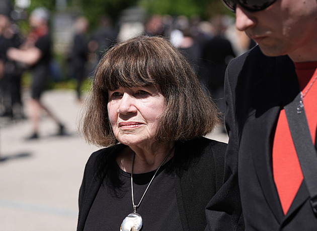 Matka na to zemřela, vysvětluje Kluková své obavy po zlomenině nohy v krčku