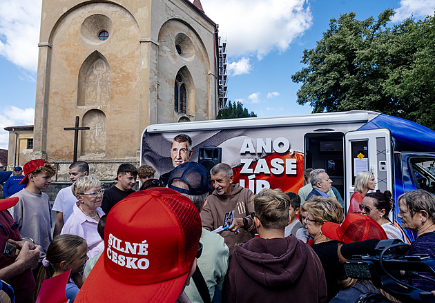 Máme plán na prvních sto dnů vlády, říká Babiš voličům. Špiclují nás, tvrdí