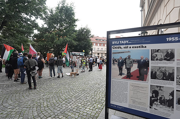 Lipavský, jak se ti spí? Děti v Gaze hladoví, volali demonstranti na ministra