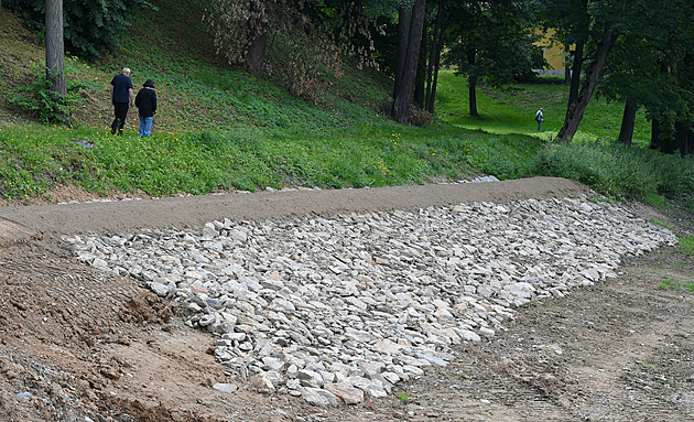 Park a rybník se Brtnici daří udržovat, zchátralý zámek na peníze čeká