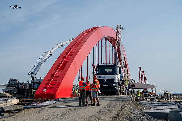 Stavbai pouili na most v Napajedlech pes 700 kubík betonu. První idii se...