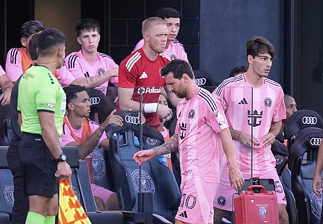 Messiho rekordní série bez úrazu skončila, proti Necaxe si pochroumal sval a střídal