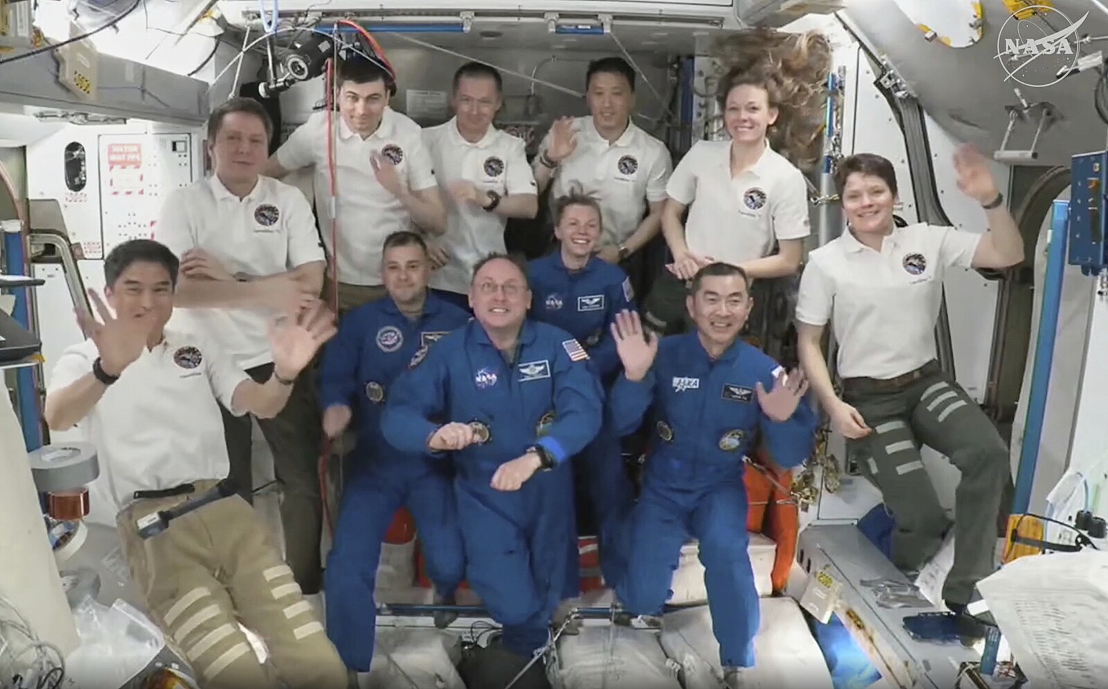 Na ISS přistála nová posádka, spolupráce USA a Ruska ve vesmíru zatím trvá