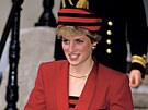 Je�t� jednou princezna Diana. Tentokrát v klobouku, který se více blí�il...