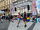 V Praze vrcholí festival Prague Pride. Ped polednem se úastníci pipravují na...