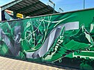 Ikonick ze s muralem olek nedme u stadionu Bohemians pjde brzy k zemi...