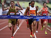 Donavan Brazier vítzí v závod na 800 metr na americkém ampionátu, vedle nj...