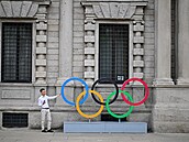 Olympijské kruhy v centru italského Milána.