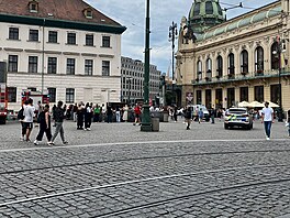 Policisté a hasii zasahující na námstí Republiky. (5. srpna 2025)