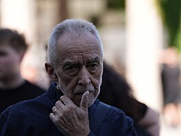 Lou�ení s Ji�ím Krampolem. Na snímku herec a dabér Pavel Rímský (8. srpna 2025).
