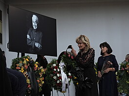 Lou�ení s Ji�ím Krampolem. Na snímku Zuzana Bubílková (8. srpna 2025).