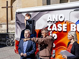 Pedseda ANO Andrej Babi pi setkání s volii na Litomicku, kde ml ve...