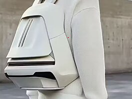 Jednotlivé verze nepostrádají velký difuzor, mohutné koncovky výfuku �i...