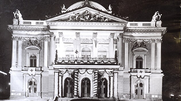 Mahenovo divadlo za vlky