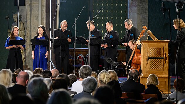 Berl�nsk� soubor Ensemble Polyharmonique vystoupil na Letn�ch slavnostech star� hudby v pra�sk�ch Emauz�ch.