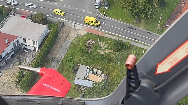 Pohled ze zchranskho vrtulnku na msto incidentu. (31. ervence 2025)