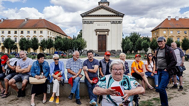 Setk�n� Andreje Babi�e s voli�i na Litom��icku, kde m�l ve st�edu dev�t zast�vek. (6. srpna 2025)