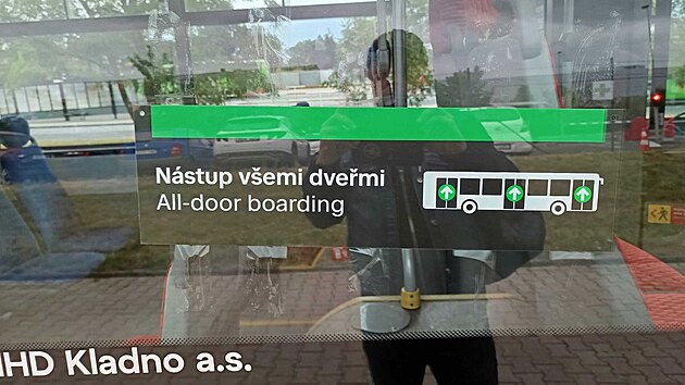 Cestujc mohou nov do pmstskch autobus nastupovat vemi dvemi. (1. srpna 2025)