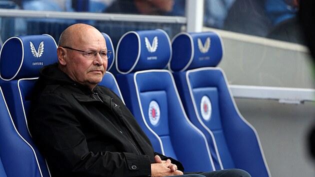 Trenér Plzn� Miroslav Koubek p�ed zápasem proti Glasgow Rangers
