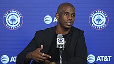 Chris Paul na tiskové konferenci po píchodu k Los Angeles Clippers.