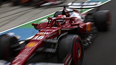 Charles Leclerc z Ferrari b�hem kvalifikace na Velkou cenu Ma�arska.