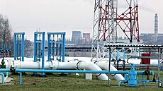 Ruský ropovod Dru�ba je nejdel�í ropovod na sv�t�, má n�kolik v�tví, z nich�...