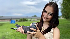 Mladá holubáka Adéla Adamcová