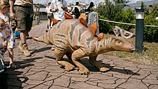 SOUT̎: Vyhrajte soukromou procházku s DINOSAUREM