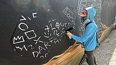 Legální plocha je napíklad i pod zastávkou Pobení cesta.