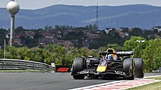 Max Verstappen na trati b�hem tréninku p�ed Velkou cenou Ma�arska.