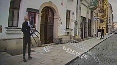 Stráníci zastavili enu, která vzala v pedzahrádce plzeské kavárny idli a...