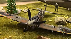 Po�kozený Spitfire 1/72 od 312. �s stíhací perut�