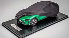 Sb�ratelský model elektromobilu Xiaomi YU7 v m��íku 1:18