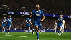 Cyriel Dessers slaví druhý gól Rangers v zápase proti Plzni