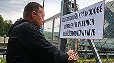 U Malé vodní elektrárny Nové Mlýny na Beclavsku 1. srpna 2025 protestovali...