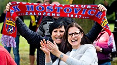 Podzim 2021, zápas Hostovice - Chaba�ovice (v �erveném) ve fotbalové I. B t�íd�...