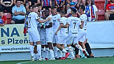 Fotbalisté Slovácka se radují z prom�n�né penalty proti Plzni.